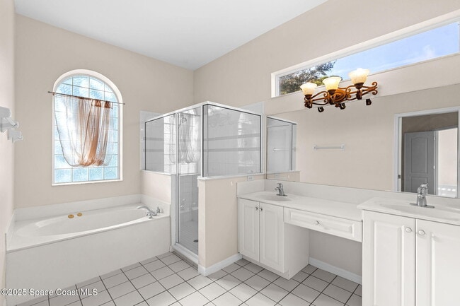 Building Photo - 943 Carriage Hill Rd