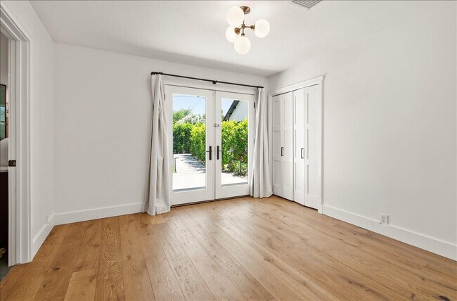 Building Photo - 3631 N 54th Ct