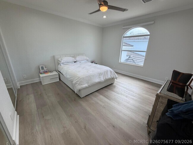 Building Photo - 6493 Enclave Way