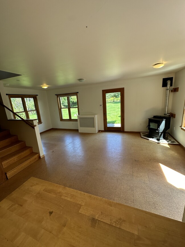 Building Photo - 62 Mt Pleasant Rd