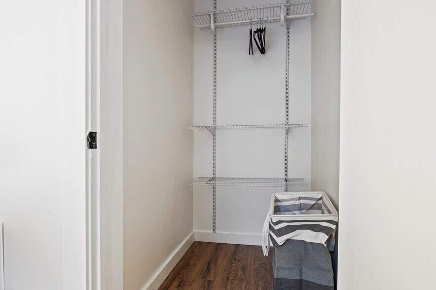 Bedroom 2 Closet - 523 Alpine Ave