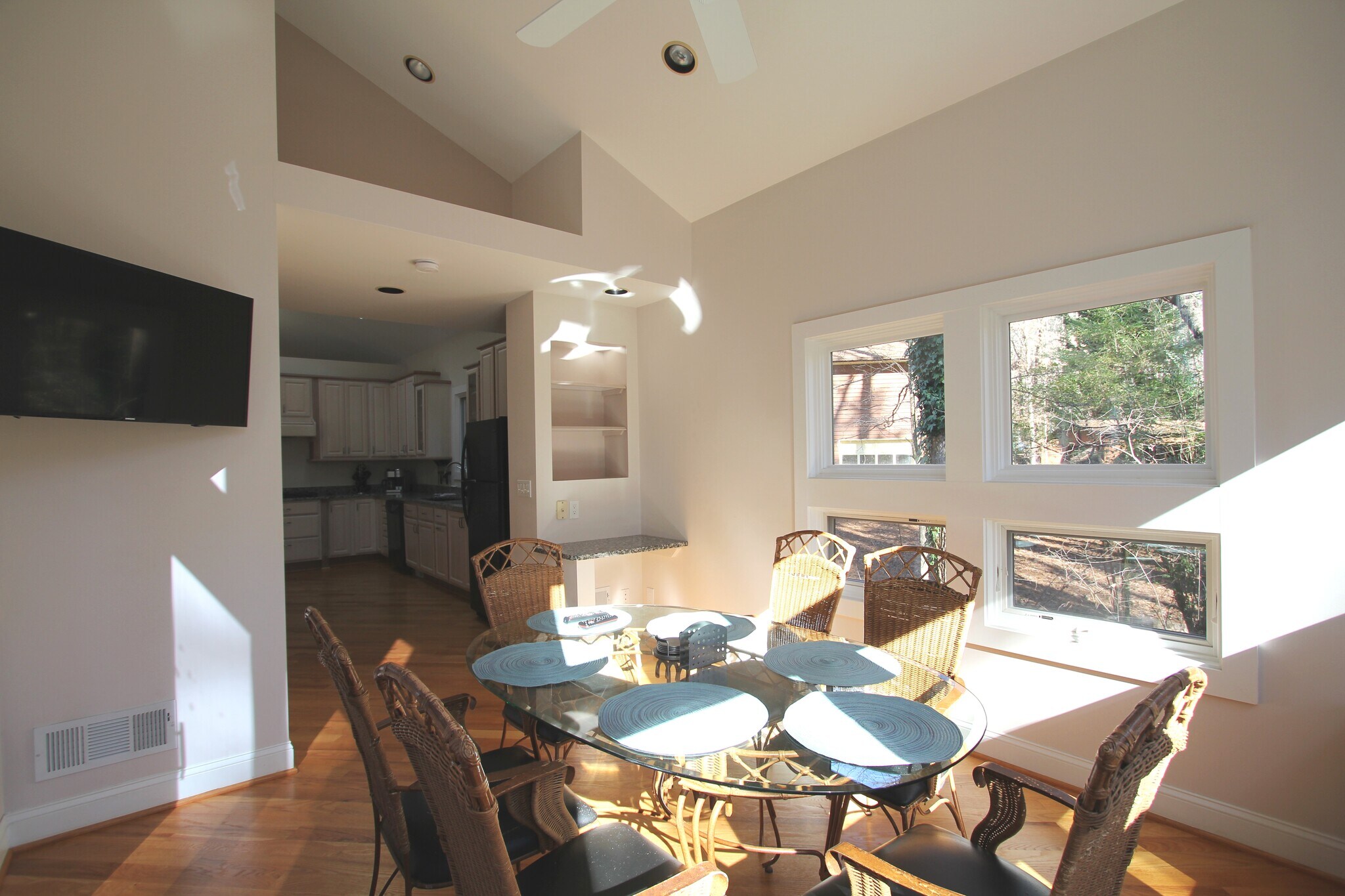 Sun Room - 1148 Kettle Ct NW