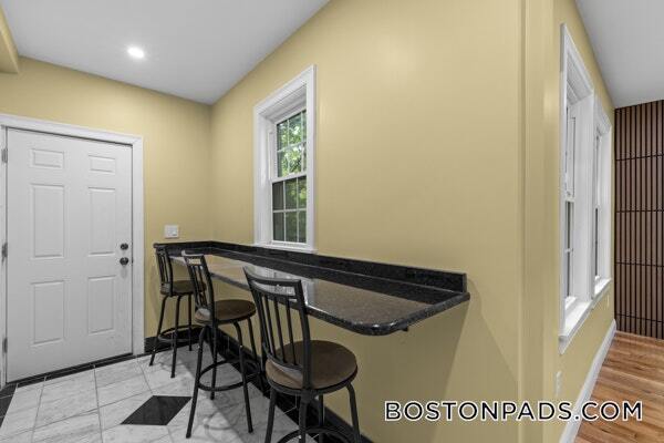 Building Photo - 29 Fessenden St