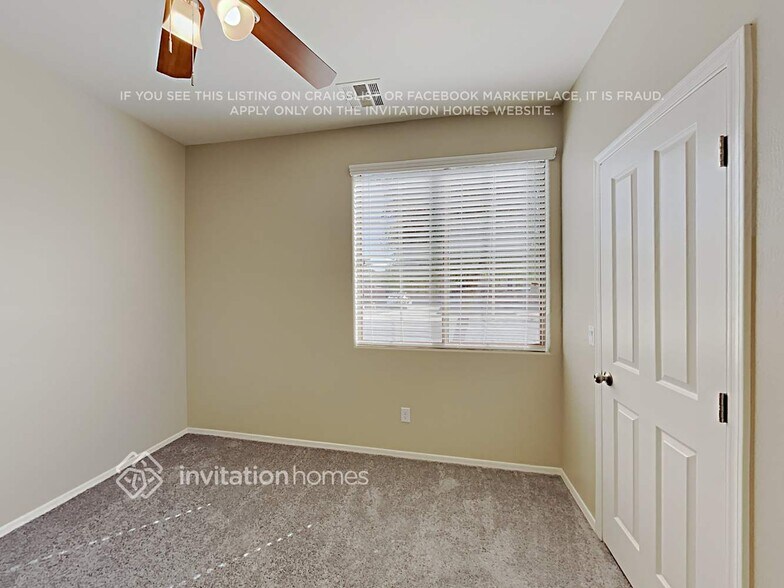 Building Photo - 14524 W Poinsettia Dr