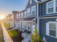 Building Photo - 4819 Summerfield Dr
