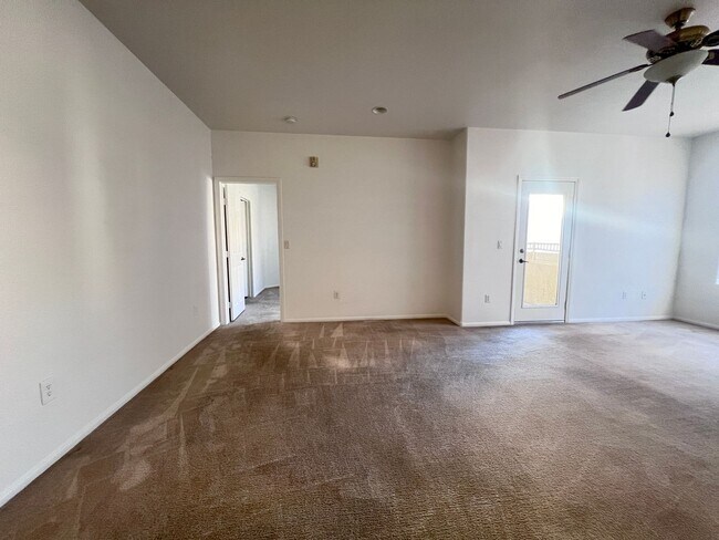 Building Photo - MOVE IN TODAY! 2 bed 2 bath condo close to Aliante Casino