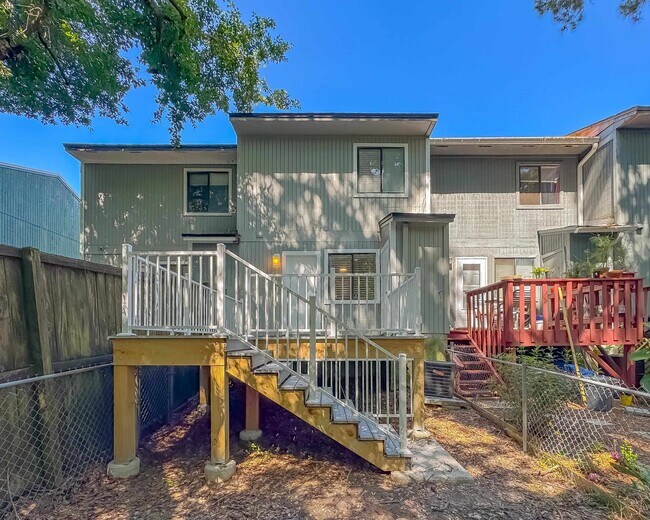 Building Photo - 2465 Talco Hills Dr