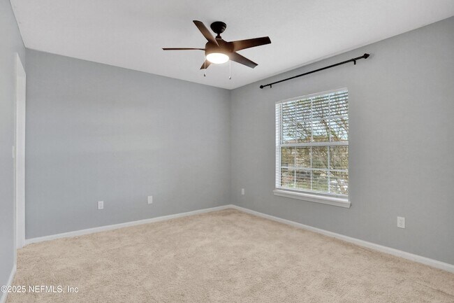 Building Photo - 336 Wooded Crossing Cir