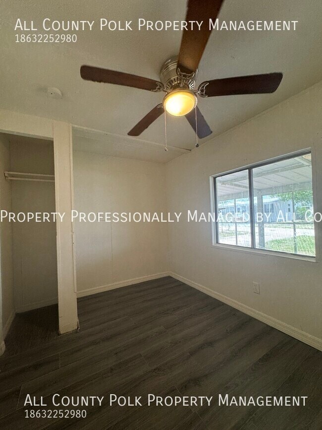 Building Photo - 221 Janet Ln