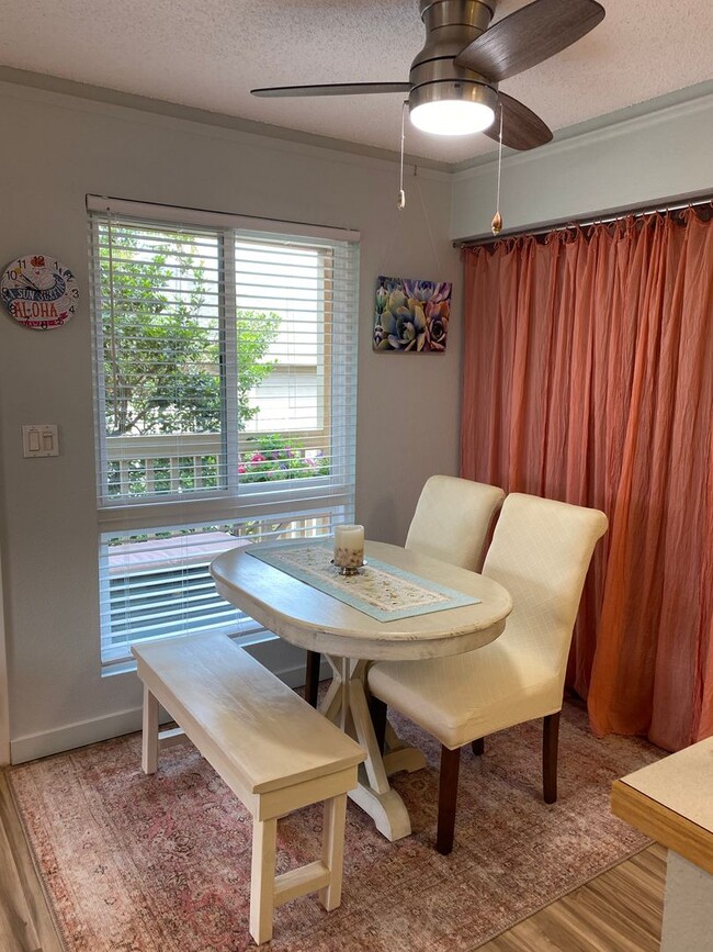 Building Photo - Fully furnished and upgraded Kihei village...