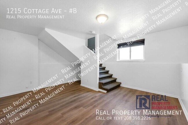 Building Photo - 1215 Cottage Ave