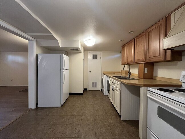 Building Photo - Classic Comfort Meets Modern Style in This...