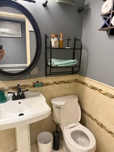 Building Photo - 32 Paerdegat 2nd St