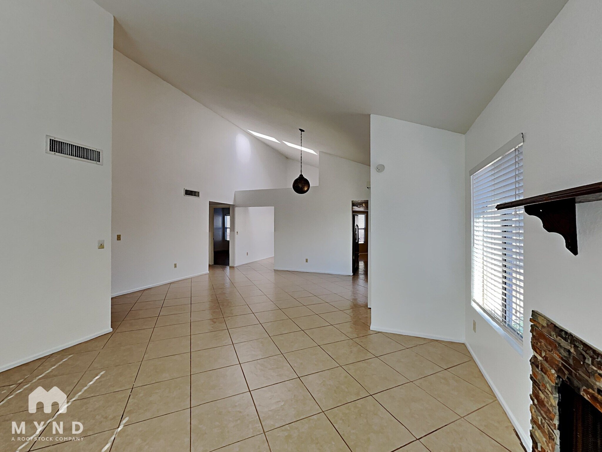 Building Photo - 10037 E Stella Rd