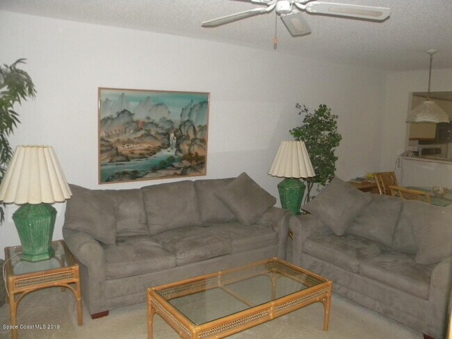 Building Photo - 1003 Country Club Dr