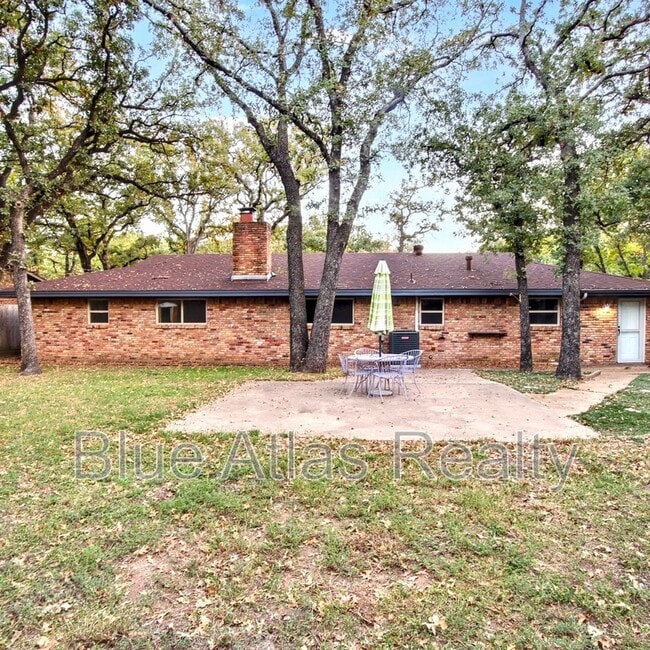 Building Photo - 608 W Pleasantview Dr