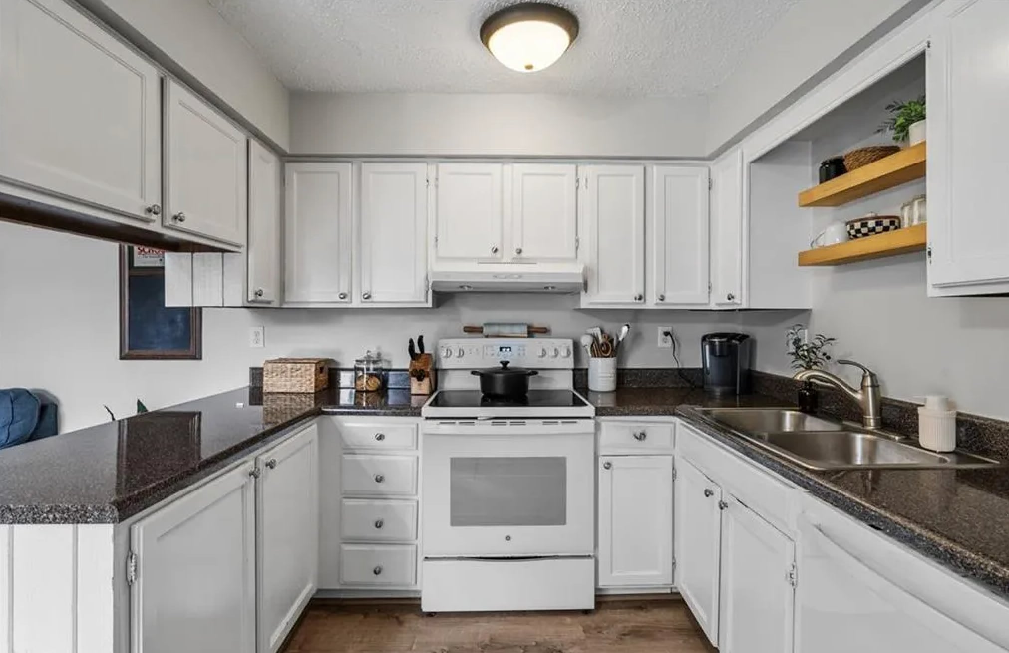 Building Photo - 1156 Ocean Pebbles Way