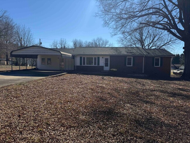 Primary Photo - W. Statesville Area - 3BA / 2BA + Carport