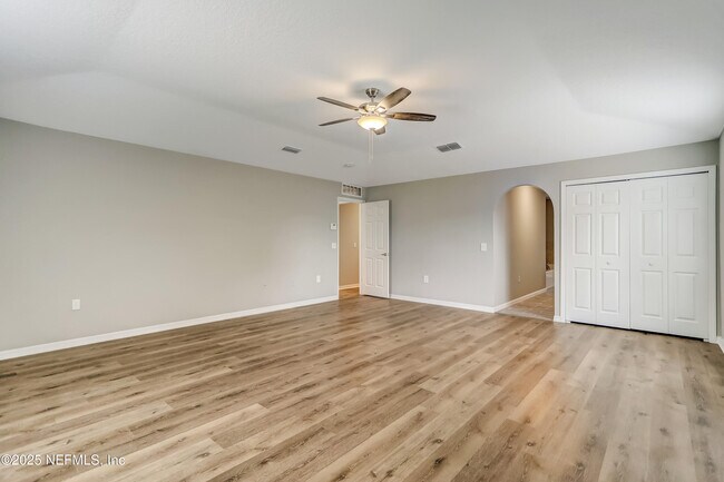 Building Photo - 172 King Arthur Ct