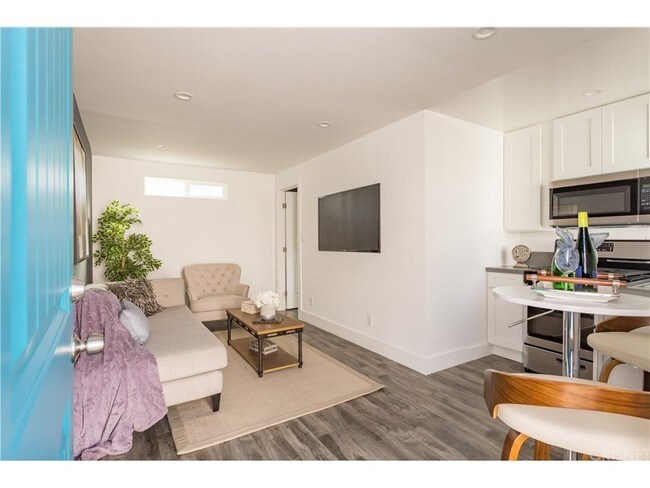 Living Room - 6713 Saint Clair Ave