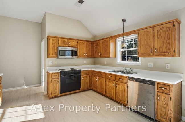 Building Photo - 13109 Sandbourne S