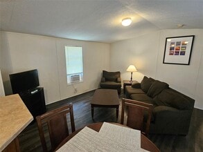 Building Photo - 1225 Osteen St
