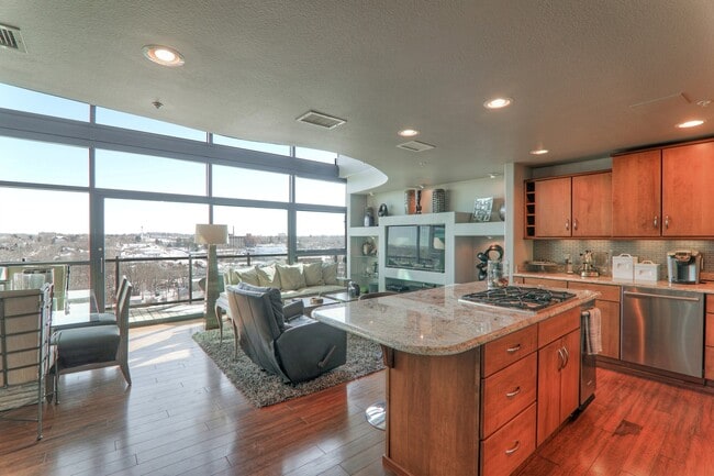 Building Photo - Fully Furnished Penthouse in Citywalk Downtown.  Short term okay