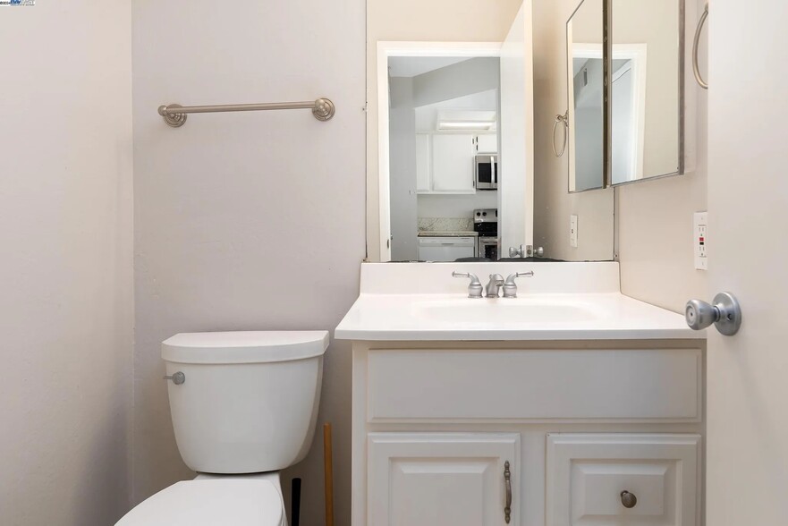 Half Bathroom - 36345 Fremont Blvd