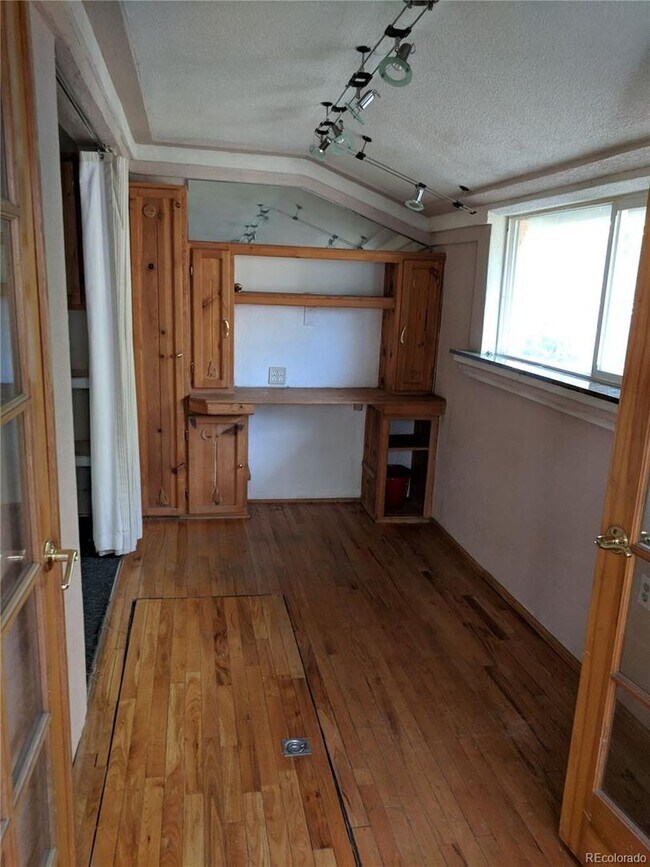 Building Photo - AWESOME 3 BDRM HOME IN BERKELEY ONE BLOCK WEST OF TENNYSON STREET! IMMEDIATE OCCUPANCY!