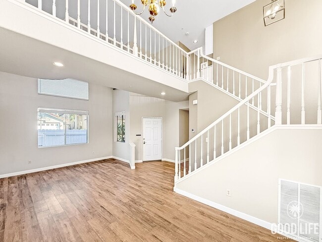 Building Photo - Charming 3-Bedroom Home in Desirable Vista Location