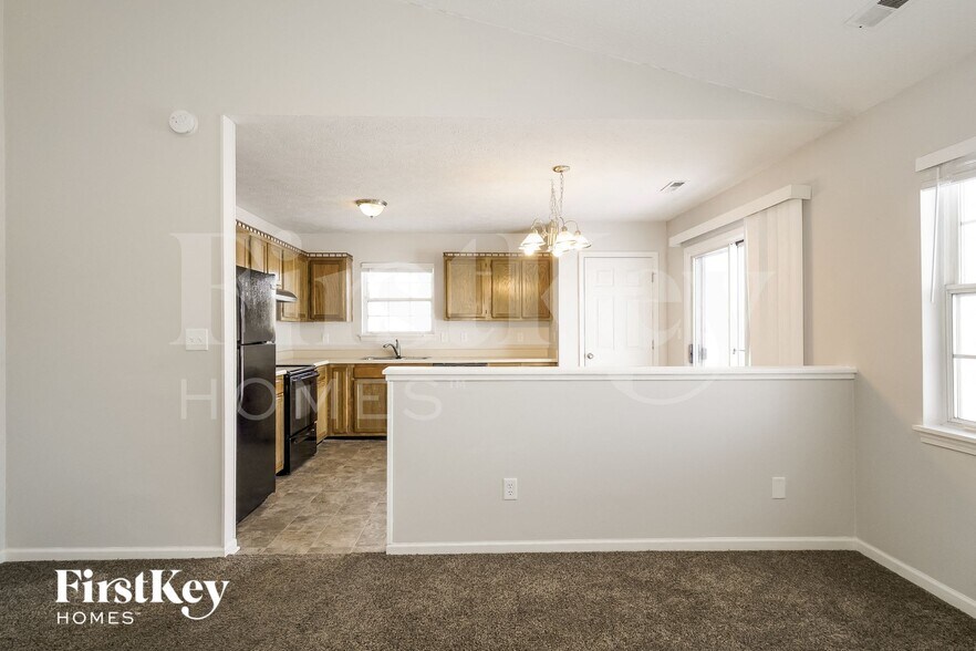 Building Photo - 11824 Shannon Pointe Rd