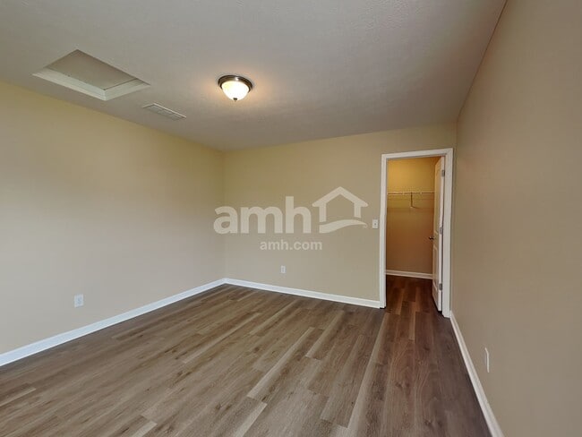 Building Photo - 9073 Bunker Hill Way