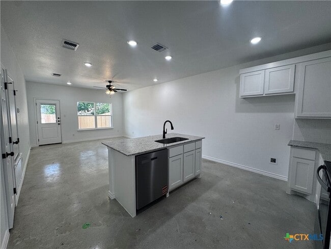 Building Photo - 209 Elbert Ln
