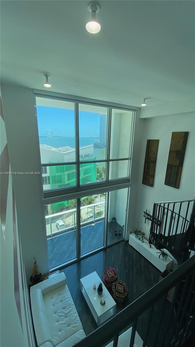 Building Photo - 300 S Biscayne Blvd