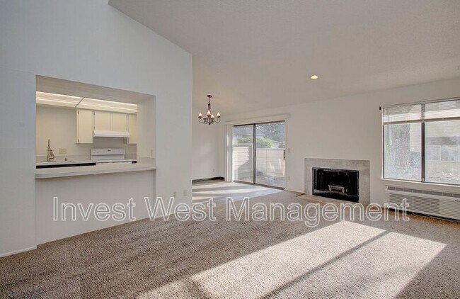 Building Photo - 8604 NE Mason Dr