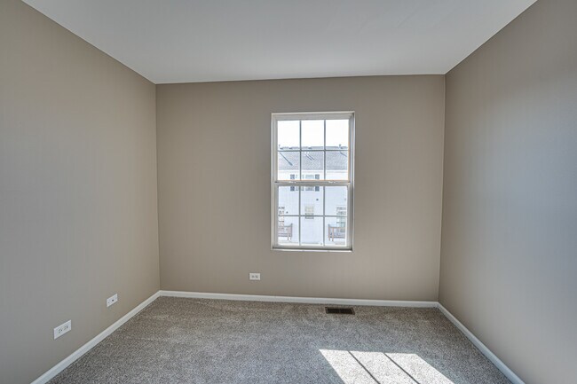 Building Photo - 3783 Bailey Rd