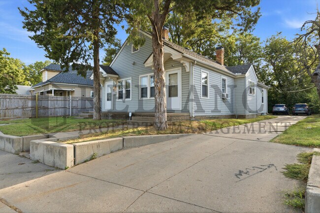 Building Photo - 224 1/2 North Minnesota Avenue