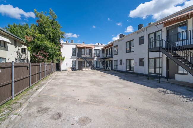 Building Photo - 5305 Reiger Ave