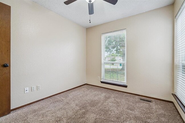 Building Photo - 16404 Del Mar Dr