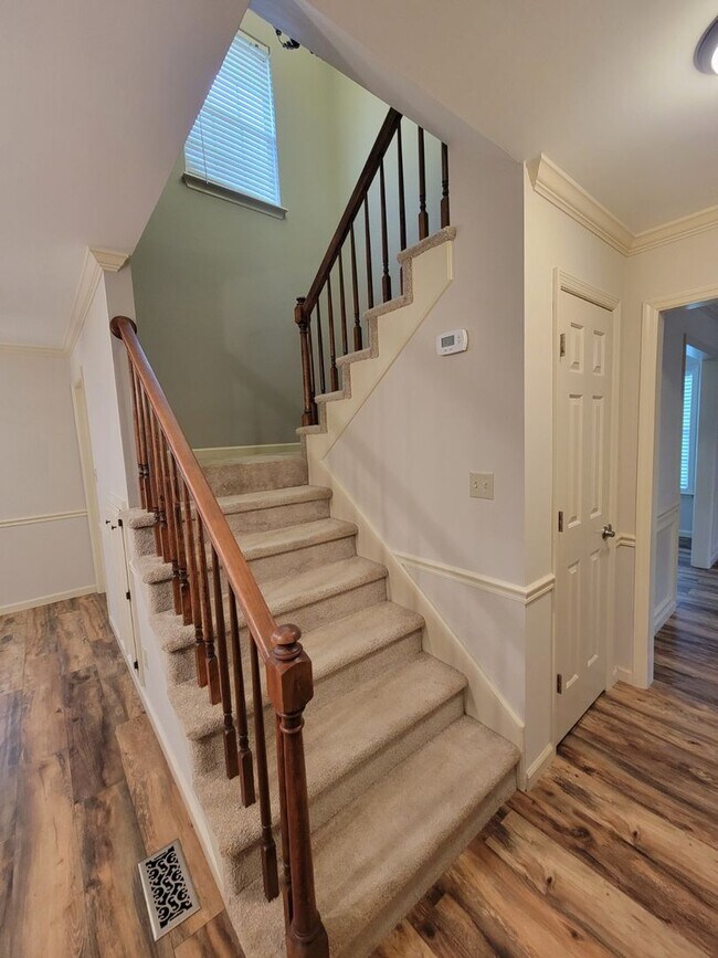 Building Photo - 4517 Crosland Dr