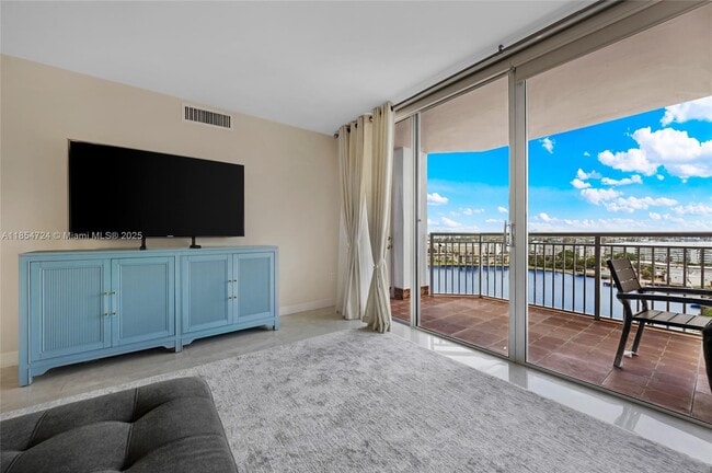 Building Photo - 18081 Biscayne Blvd