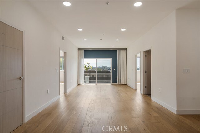 Building Photo - 820 S Wilton Pl