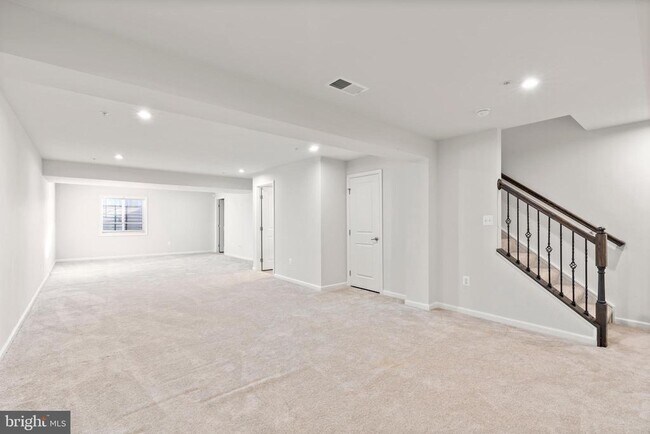 Building Photo - 311 Sunrise Ct