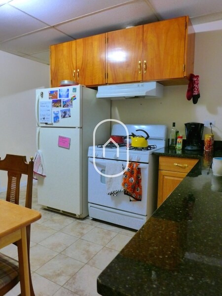 Building Photo - 61 Hillside St