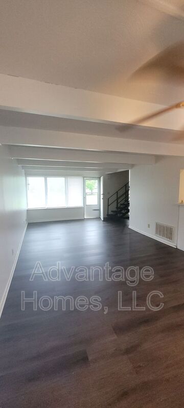 Building Photo - 829 N 70th Terrace