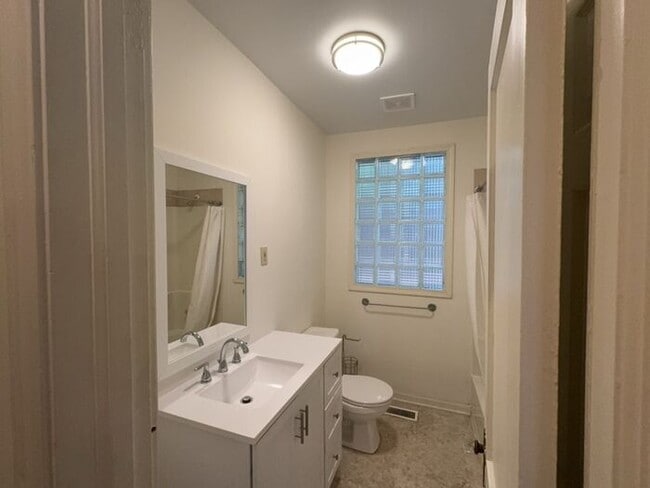 Building Photo - 2944 Hope Ave