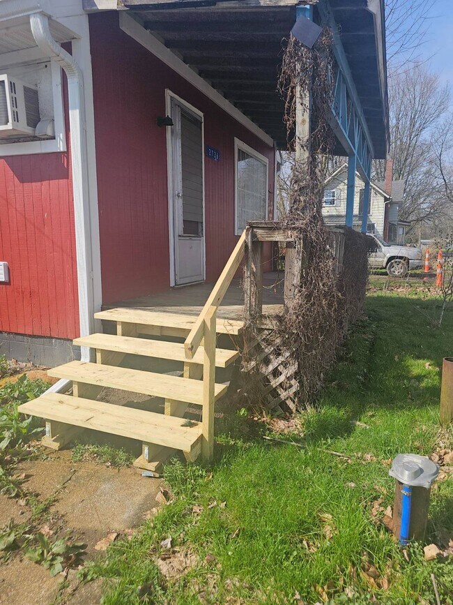 Building Photo - 2736 Applehill Ave SE