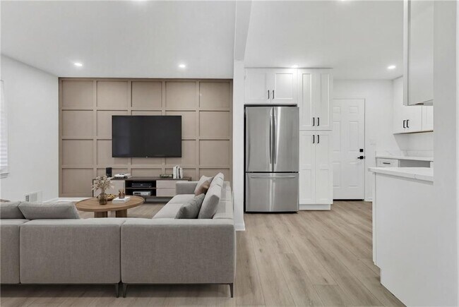 Building Photo - 3296 Columbia Woods Dr