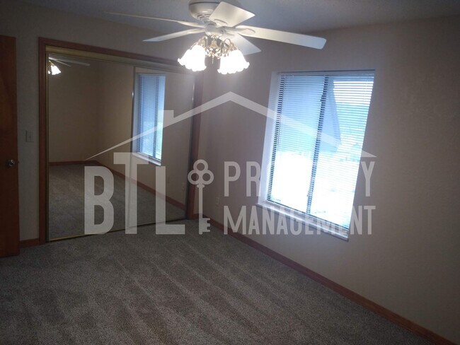 Building Photo - Condo by Lake with RV Spot!! 55+ Community