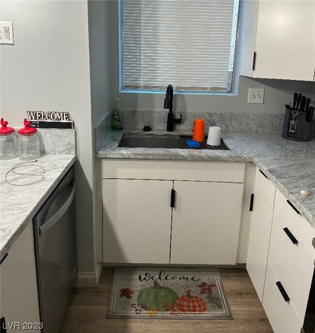 Building Photo - 5045 Spencer St